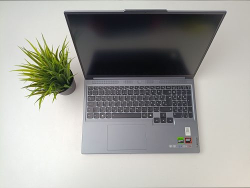 Lenovo Legion Slim 5 16AHP9 Gamer notebook - R7 8845HS 16GB RAM 512GB SSD RTX 4060 8GB WIN11  - használt