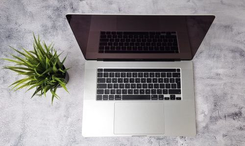 Apple Macbook Pro 16" 2019 i9 64GB 1TB 5500M 8GB garanciával hibátlan működéssel - használt