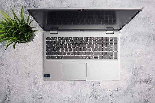 Dell Latitude 5550 üzleti notebook -Intel Ultra 7 165U16GB DDR5 RAM 1TB SSD Intel Graphics WIN11 - használt
