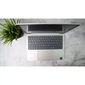   HP Elitebook 8 G1i 13"FHD üzleti notebook - Ultra 5 225U 16GB DDR5 512GB SSD Intel Iris W11 - használt