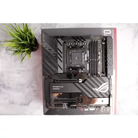   ASUS ROG Crosshair VIII Extreme alaplap garanciával hibátlan működéssel - használt